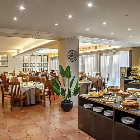 מלון Marc'aurelio 4*